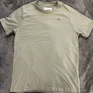 Abercrombie kids youth tee shirt. Boys size 11/12.